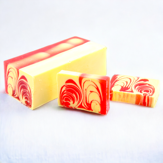 Savon artisanal FRAISE-Collection  "HandMade Design"